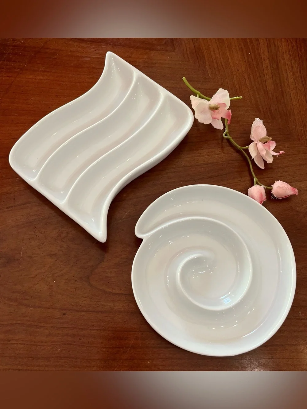 Crate & Barrel White Porcelain Appetizer Serving Set Vintage Spiral & Wavy Rows